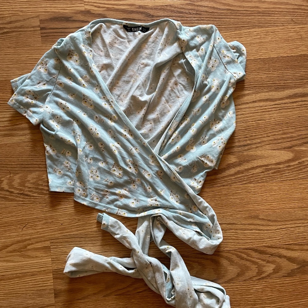 SHEIN crossover clue floral size M